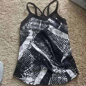 Lululemon Athletica Black and White Graphic Fitted Tank Top